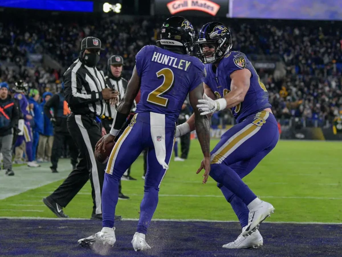 Lamar Jackson Was 'Like A Cheerleader' Watching Backup Tyler Huntley's 5-TD  Performance - Steelers Depot