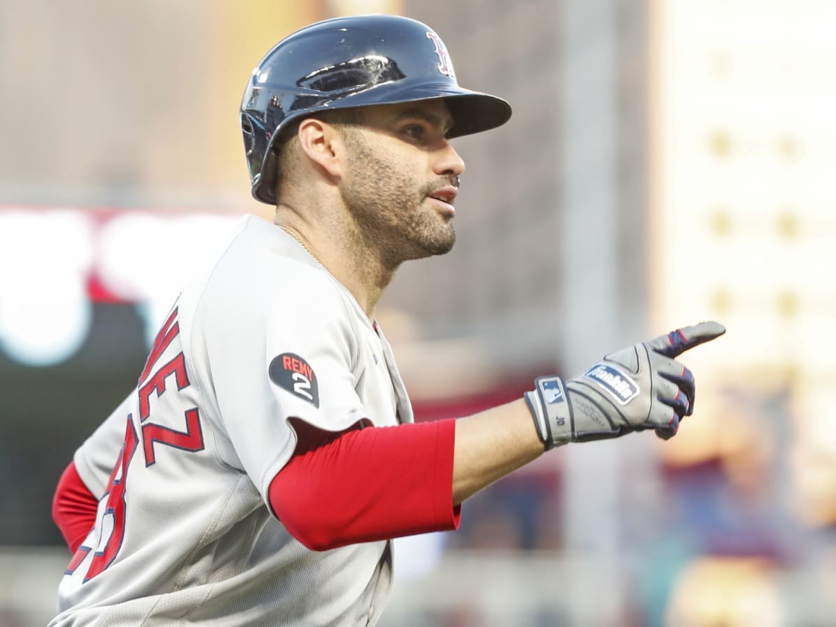 Why Dodgers' JD Martinez is suddenly flying back to LA despite unfinished  series in Arizona