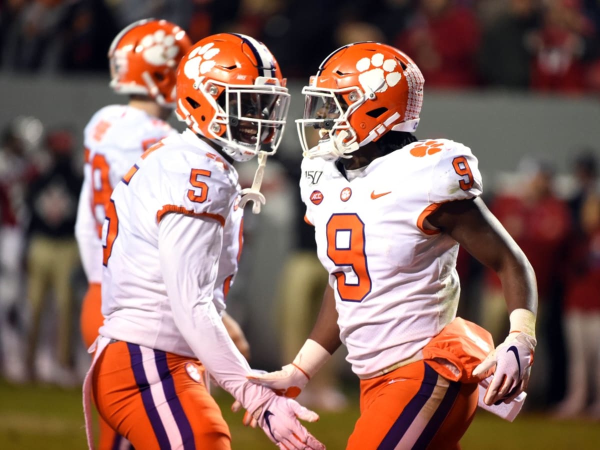 Cincinnati Bengals wide receiver Tee Higgins (85) and Jacksonville Jaguars  quarterback Trevor Lawrence (16) talk prior to an NFL football game,  Thursday, Sept. 30, 2021, in Cincinnati. (AP Photo/Emilee Chinn Stock Photo  - Alamy