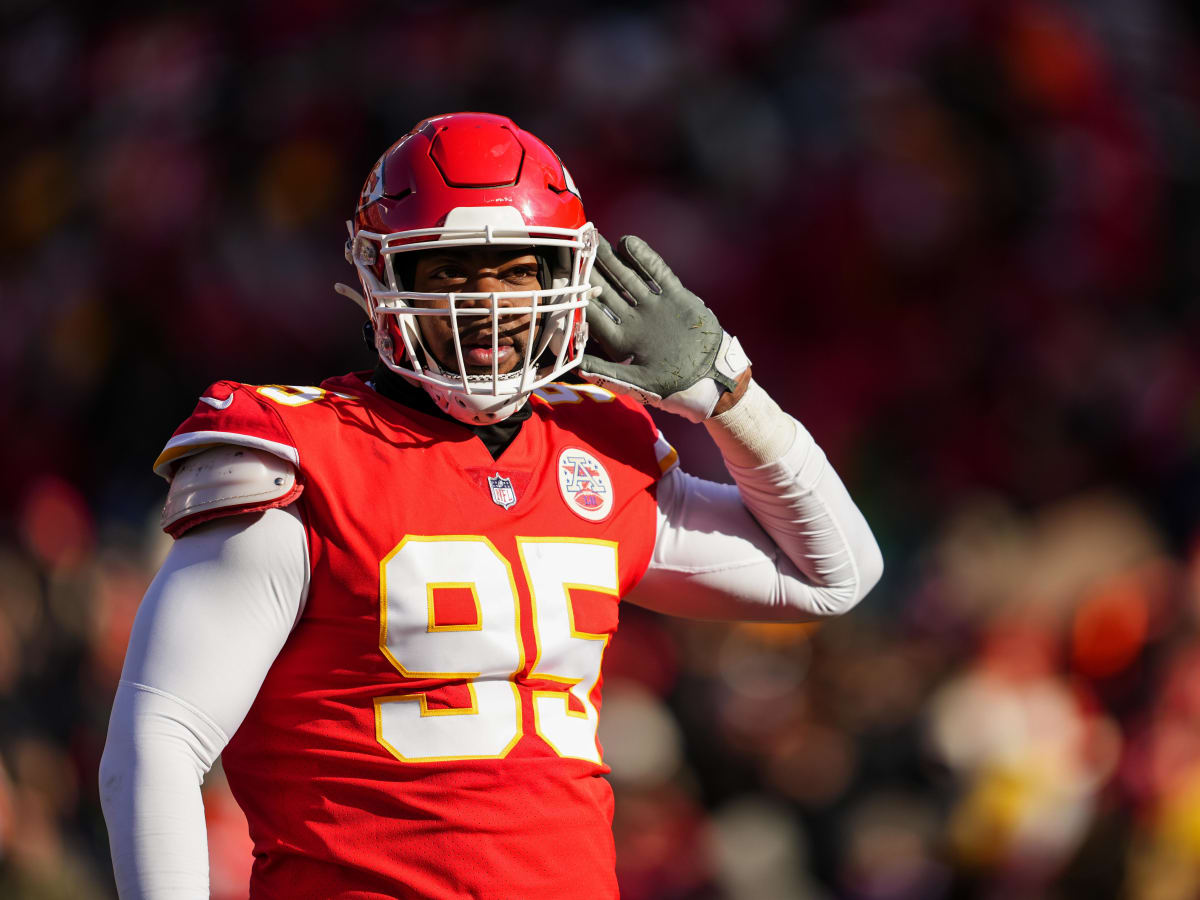 Chris Jones makes new Kansas City Chiefs threat amid ongoing contract  dispute - Football - Sports - Daily Express US