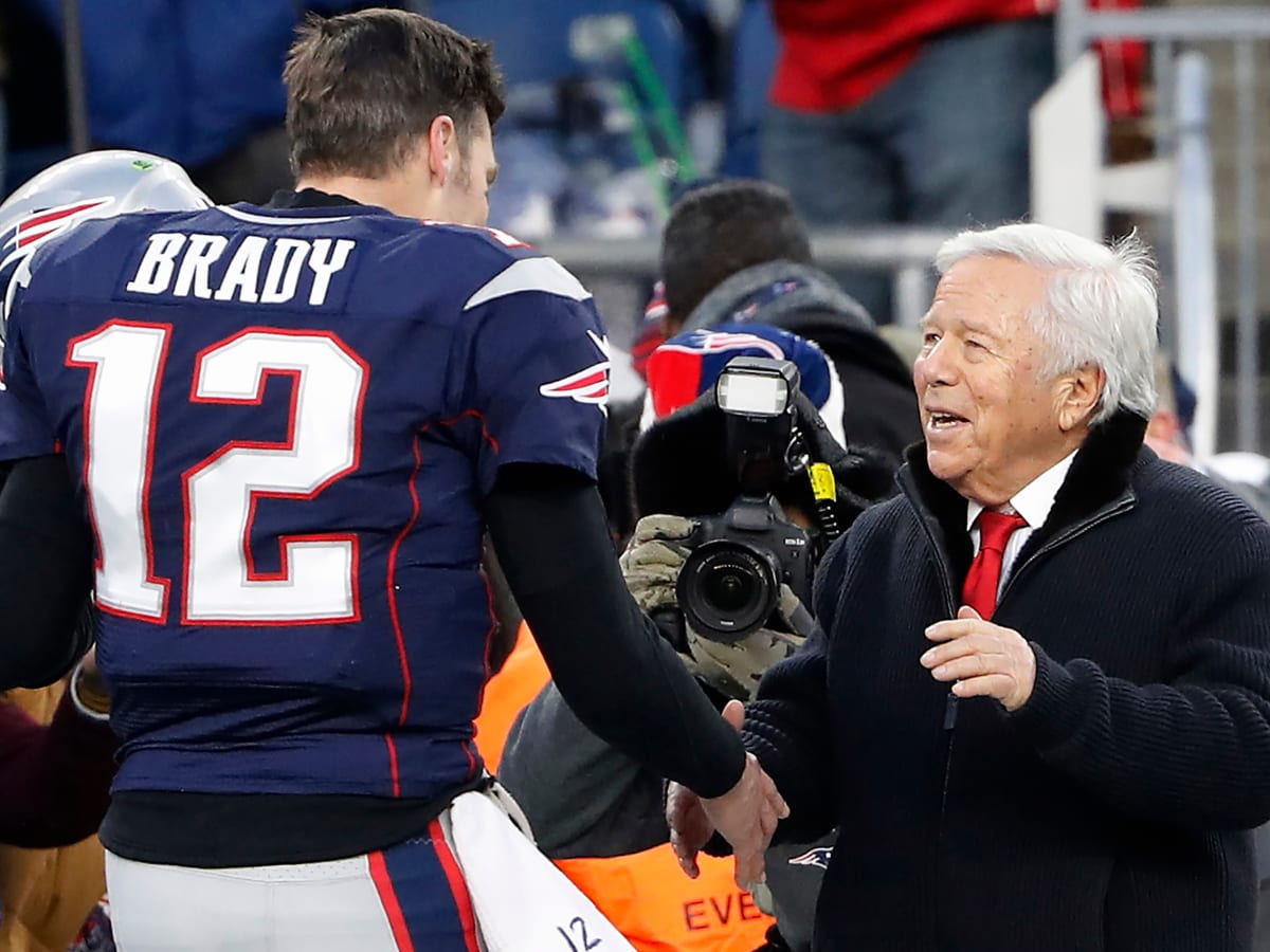 Kraft wants Brady to sign one-day contract, retire with Patriots