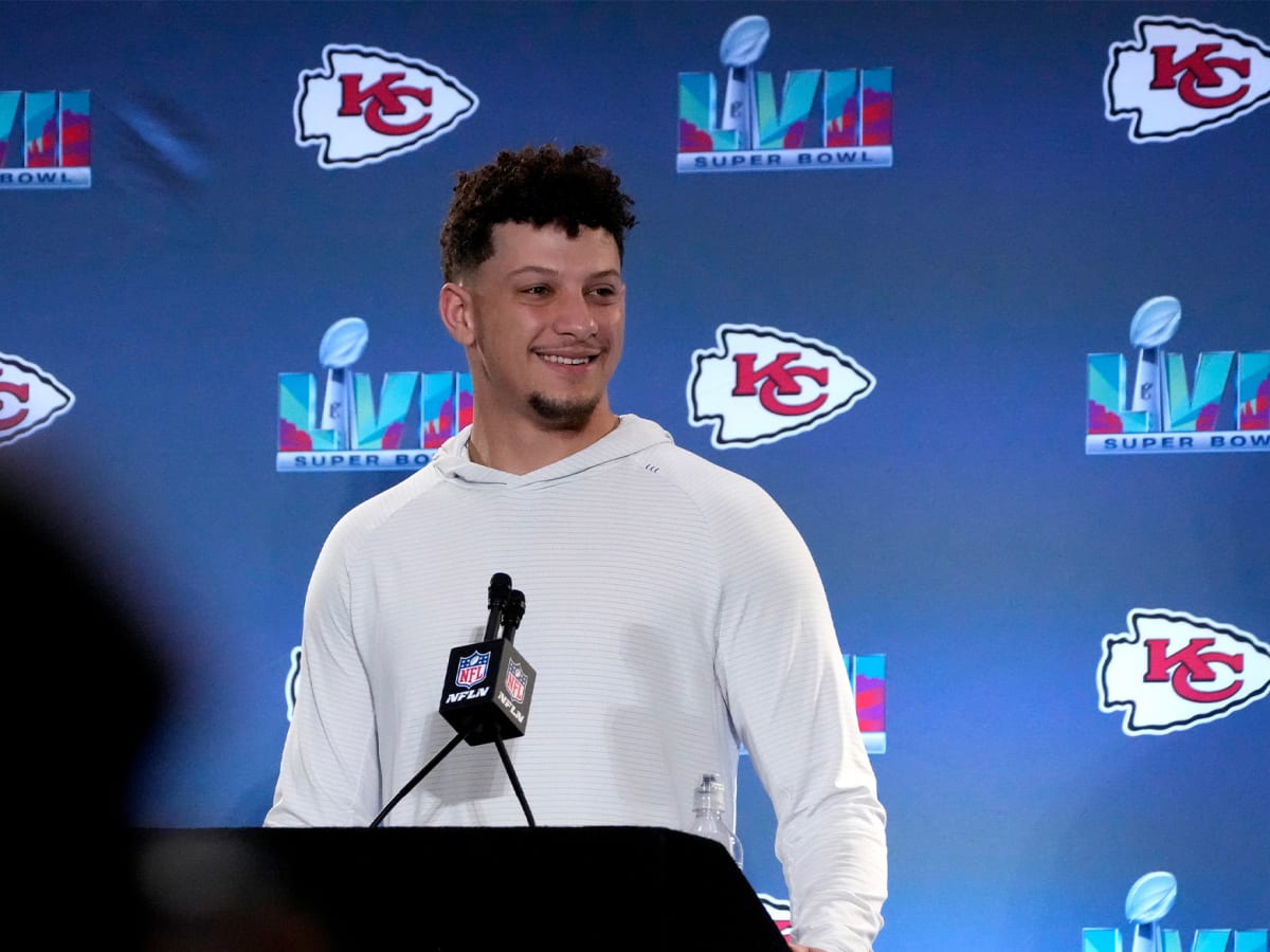 The Viral Patrick Mahomes T-Shirt Picture Is Photoshopped - The