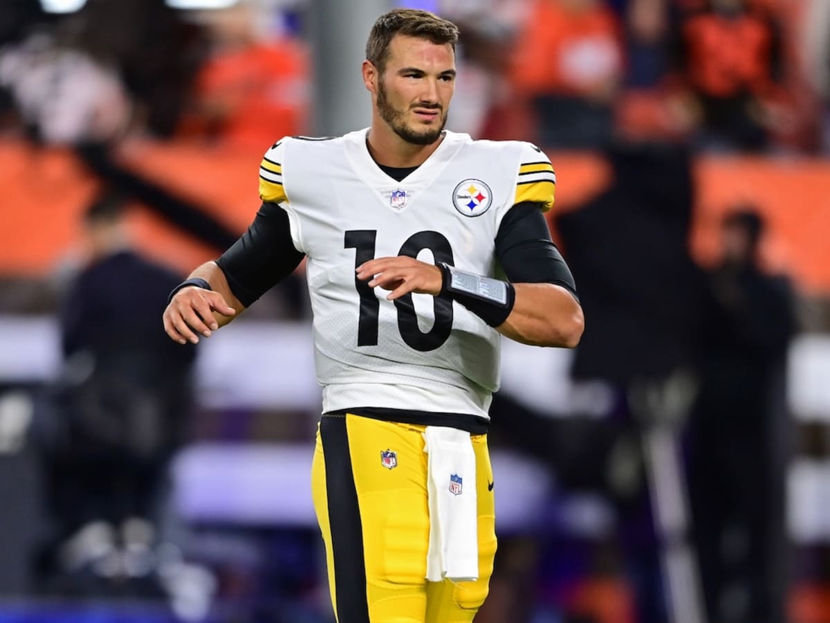 Steelers extend backup Mitch Trubisky 