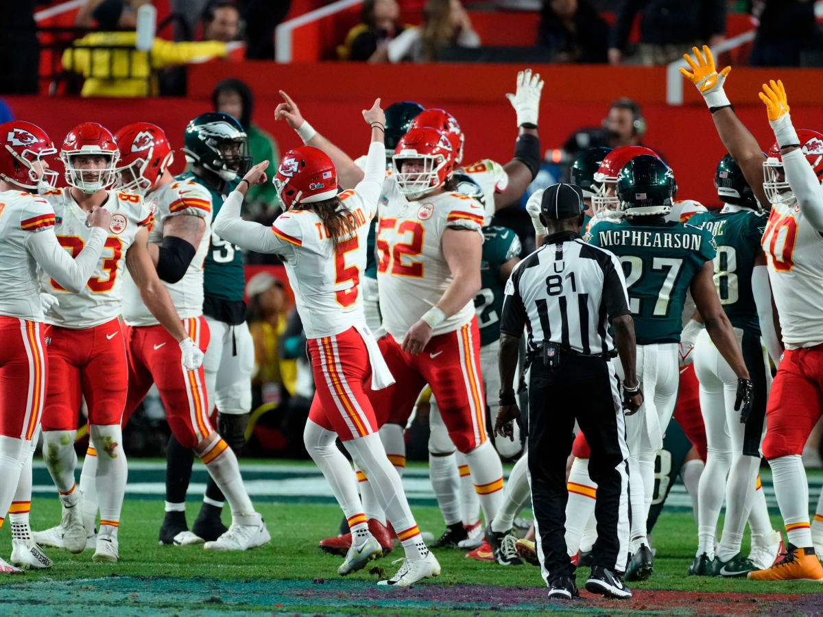 Chiefs vs. Eagles: Super Bowl 57 TV, trends, notes, referees