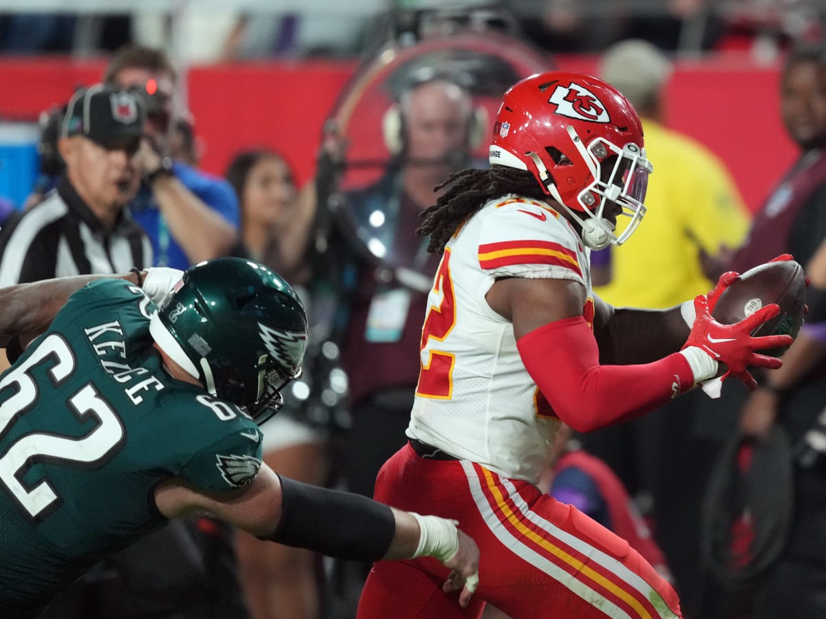 Kansas City Chiefs linebacker Nick Bolton (32) rushes during an NFL  football game against the Las Vegas Raiders Monday, Oct. 10, 2022, in Kansas  City, Mo. (AP Photo/Peter Aiken Stock Photo - Alamy