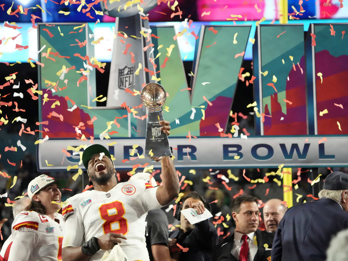 Kansas City Chiefs defensive end Carlos Dunlap on the sidelines near the  end of their NFL football game against the Los Angeles Rams, Sunday, Nov.  27, 2022 in Kansas City, Mo. (AP