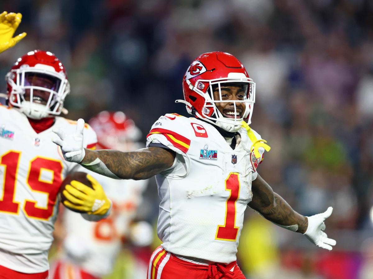 Chiefs re-sign Jerick McKinnon to bring back another member of title core