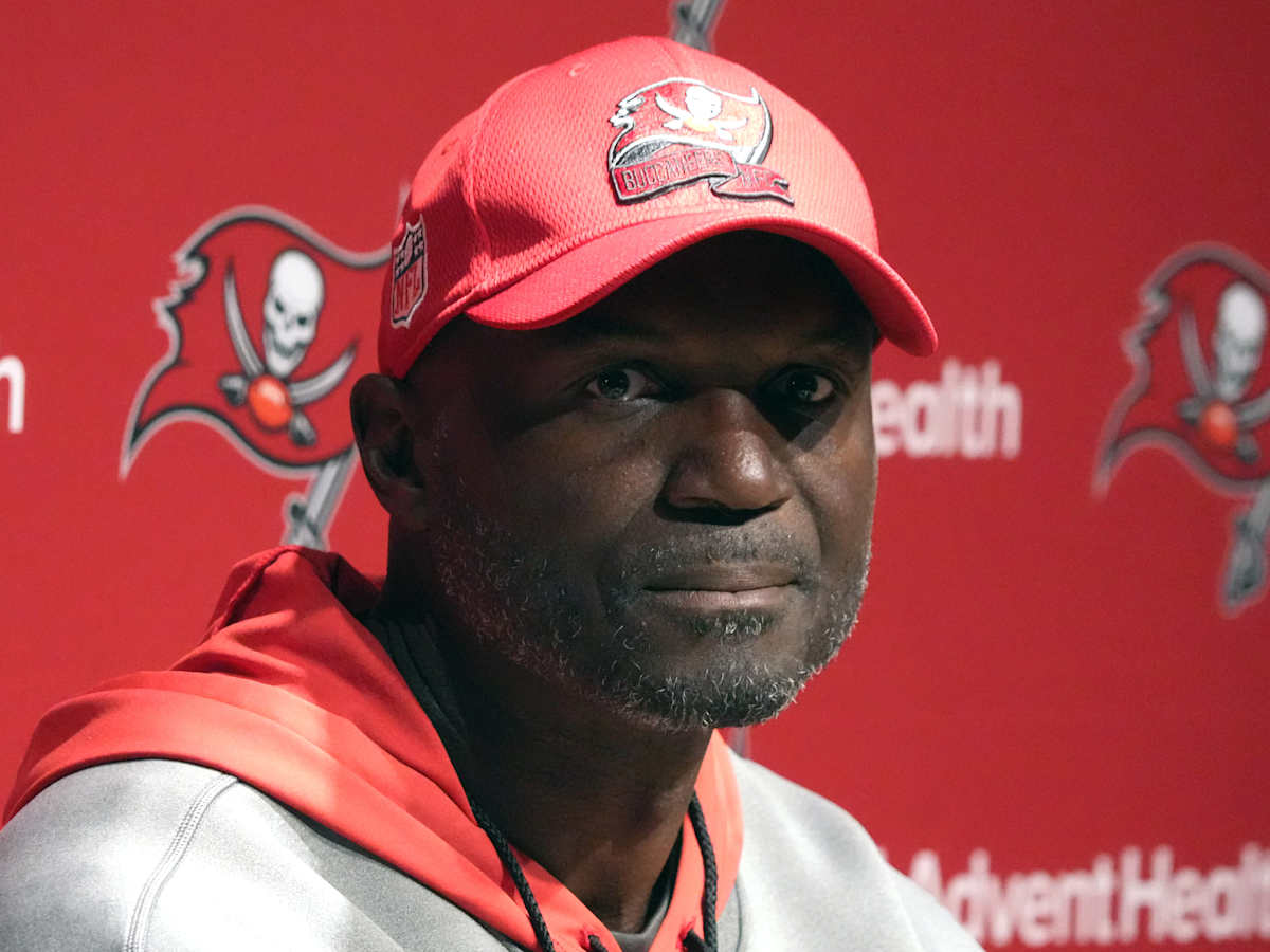 Bucs interview Rams assistant head coach Thomas Brown for offensive  coordinator job