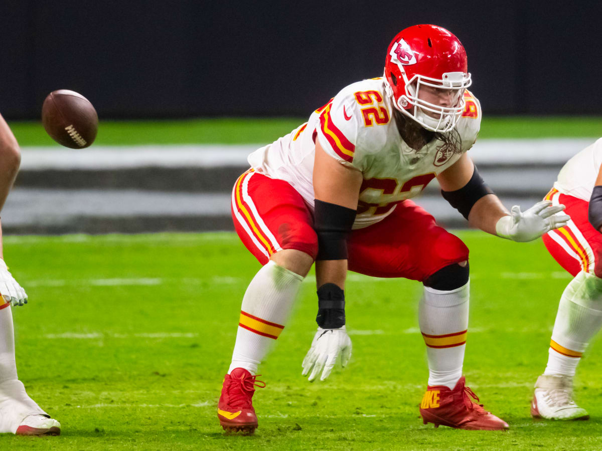 Kansas City Chiefs on X: Center Austin Reiter has signed an extension with  the Chiefs.  / X