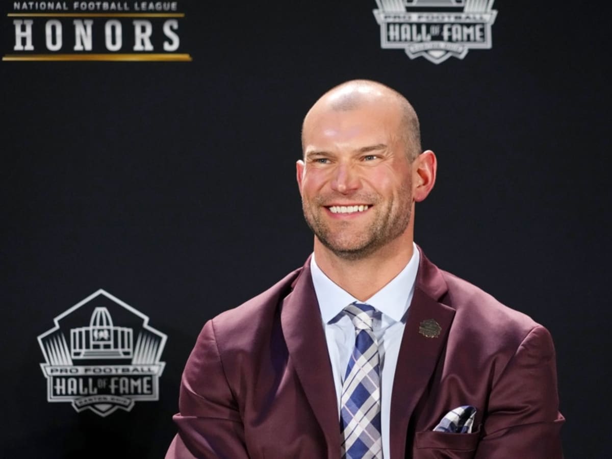 Browns news: Legend Joe Thomas gets his HOF jacket, Nick Chubb's contract  and more - Dawgs By Nature