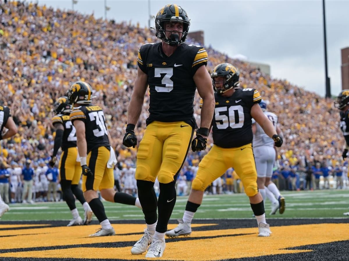 Iowa Football: Cooper DeJean among PFF's top returning cornerbacks