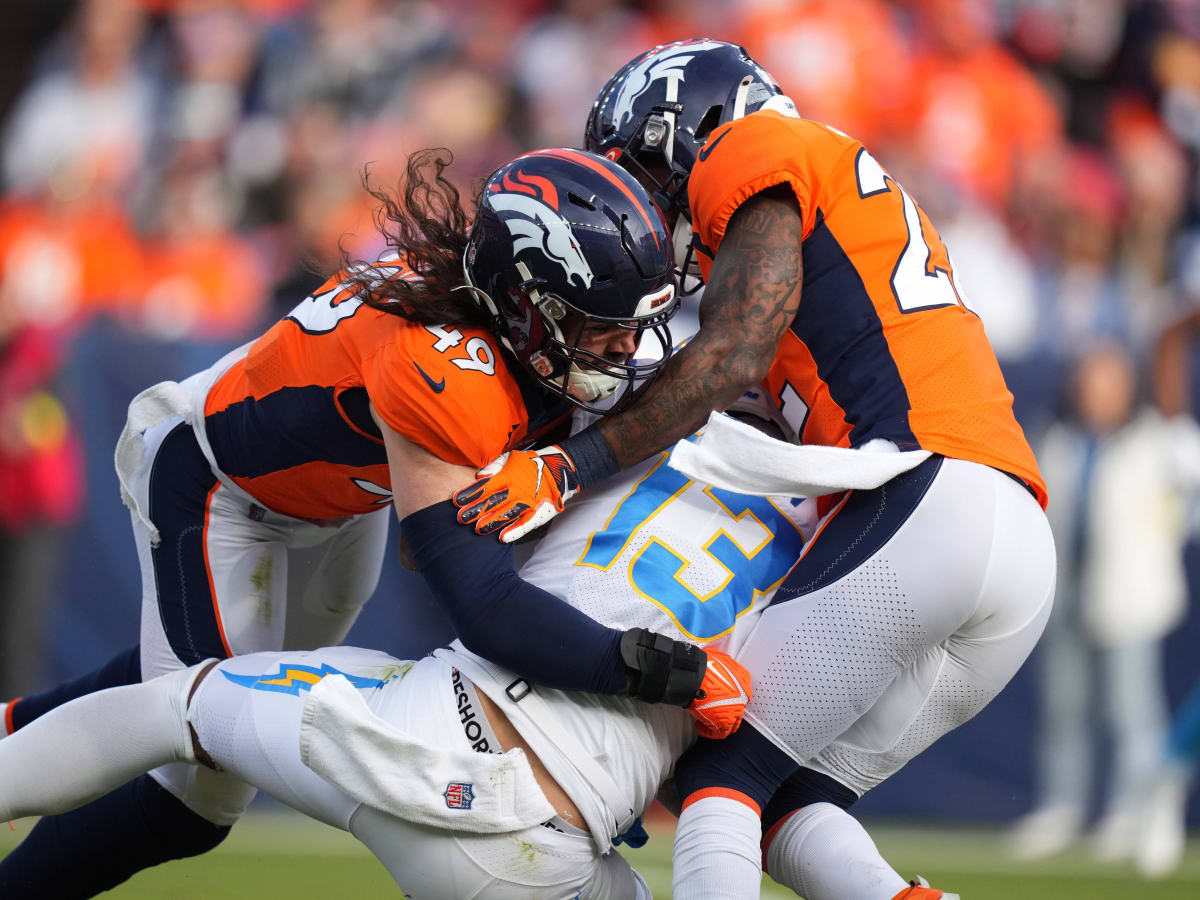 PFF Doesn't Love Denver Broncos' New Deal With LB Alex Singleton - Sports  Illustrated Mile High Huddle: Denver Broncos News, Analysis and More