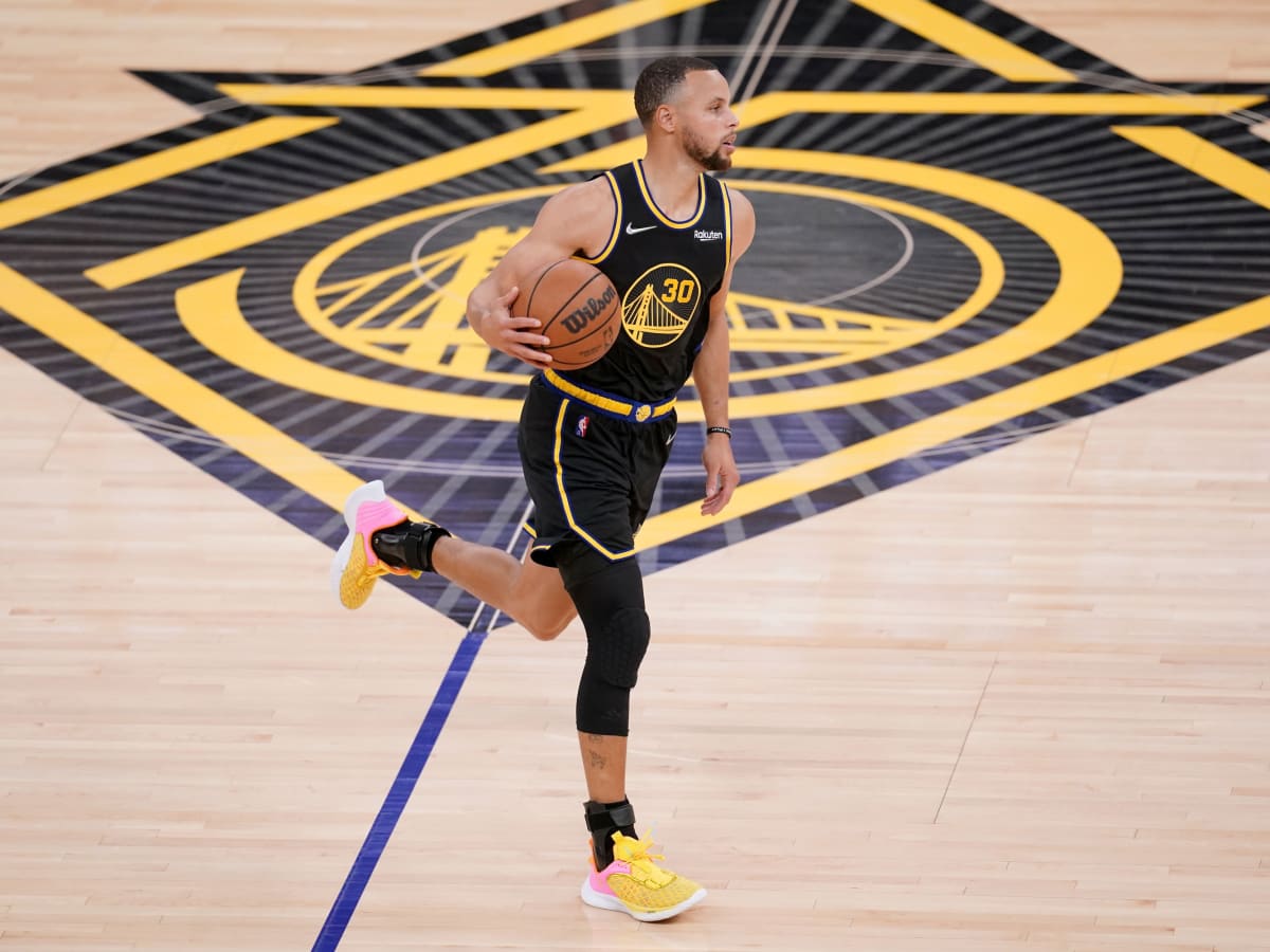 Stephen Curry intends to return Sunday vs. Lakers barring a