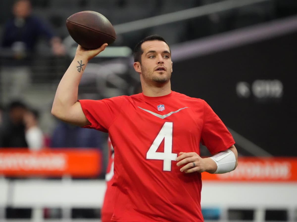 Possible Jets QB target Derek Carr will take his time, brother says