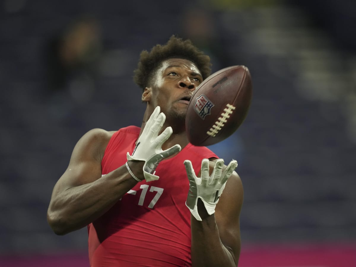 Grades, reaction, analysis: Bengals select Akeem Davis-Gaither in