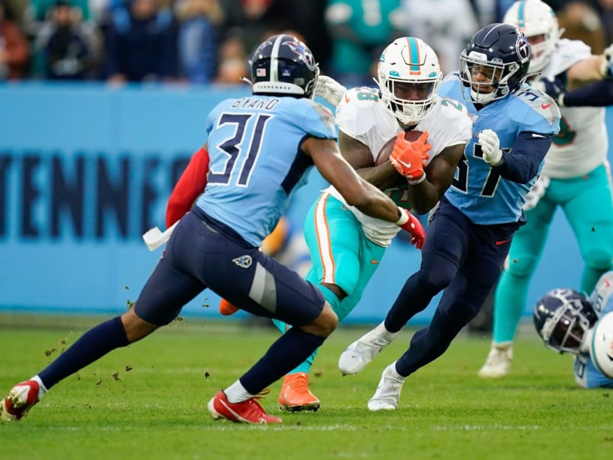 Tennessee Titans safety Josh Thompson (29) comes onto the field