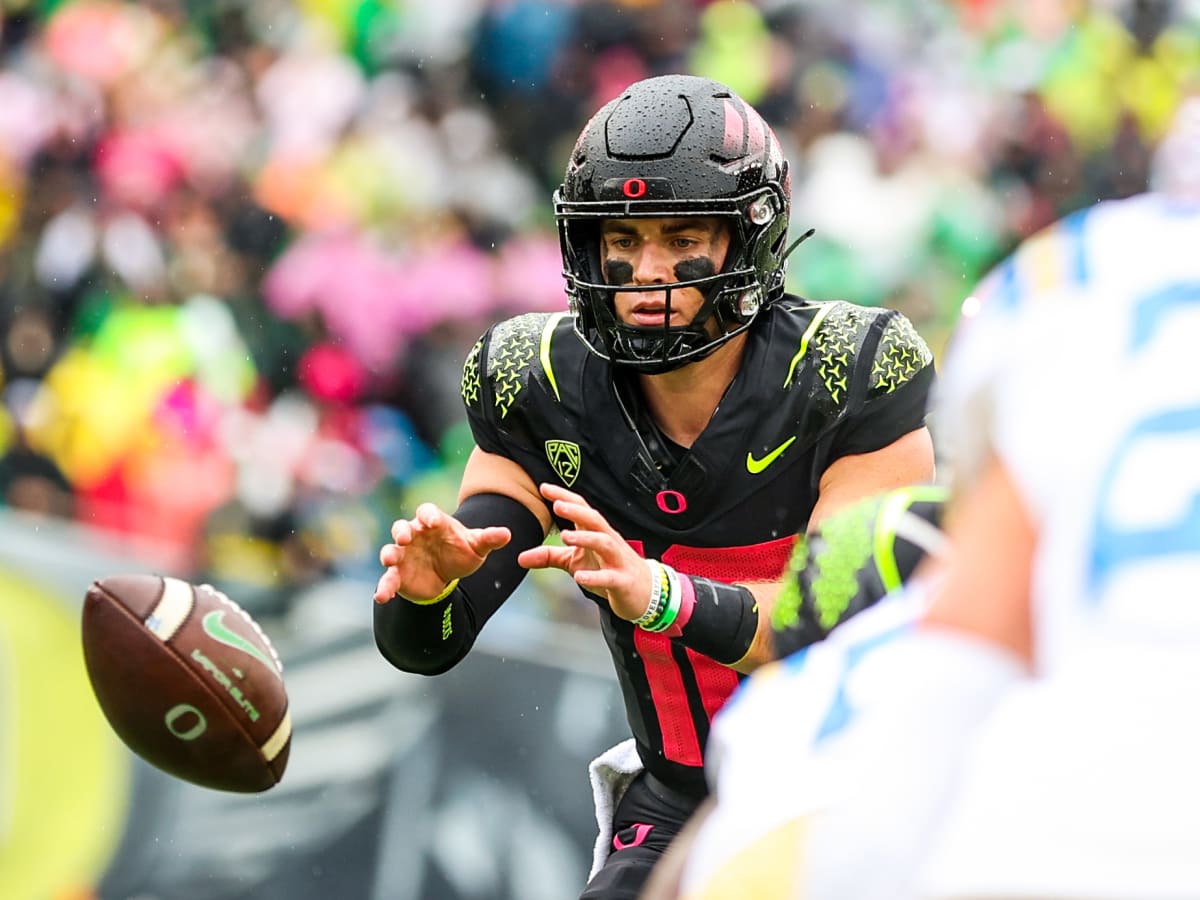 Oregon Ducks QB Bo Nix gets massive New York City billboard, Sports