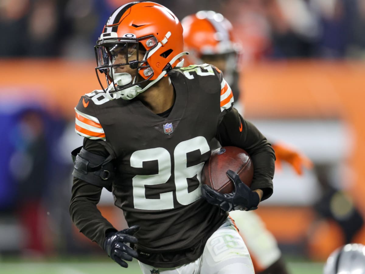 Eagles sign Greedy Williams after Darius Slay extension