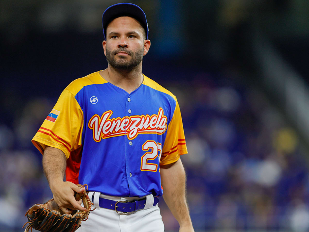 Jose Altuve injury: Astros 2B out indefinitely due to broken thumb