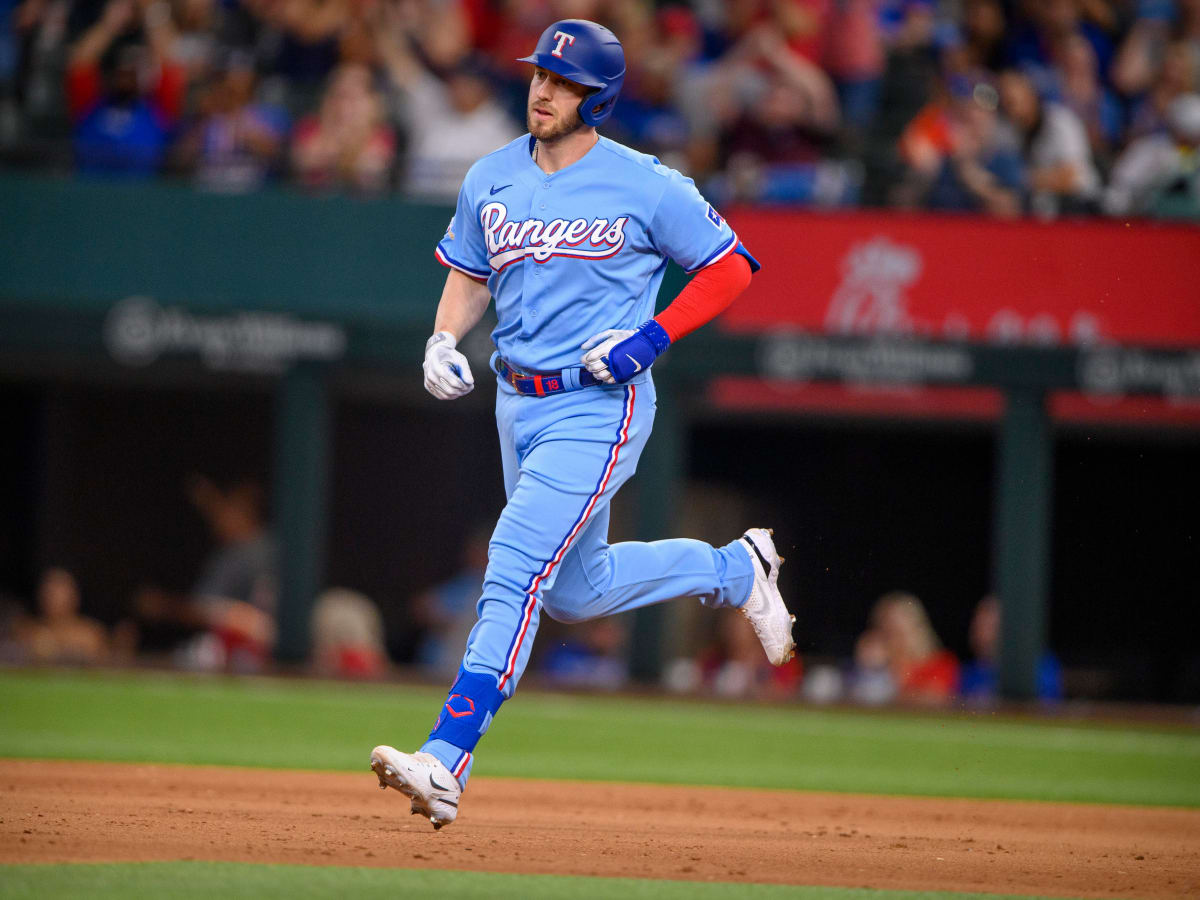 Mitch Garver leads Texas Rangers 16-3 pounding of Philadelphia Phillies