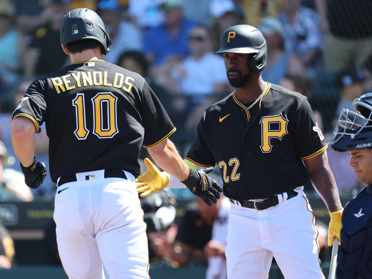 Pirates Set Deadline for Bryan Reynolds Contract Negotiations