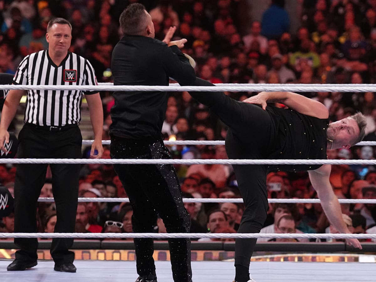 George Kittle Wrestlemania video: 49ers TE clotheslines The Miz, helps Pat  McAfee at 2023 WWE event - DraftKings Network