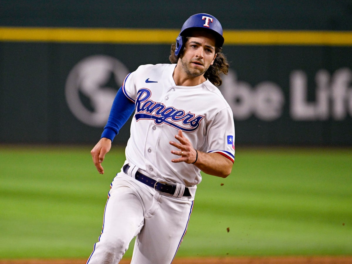Josh Smith injury: Texas Rangers outfielder hit in face by pitch