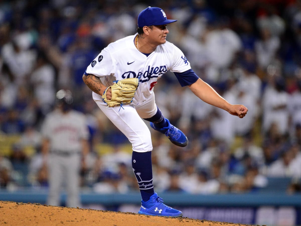 Dodgers News: Victor Gonzalez Shows Off Massive Weight Loss - Inside the  Dodgers