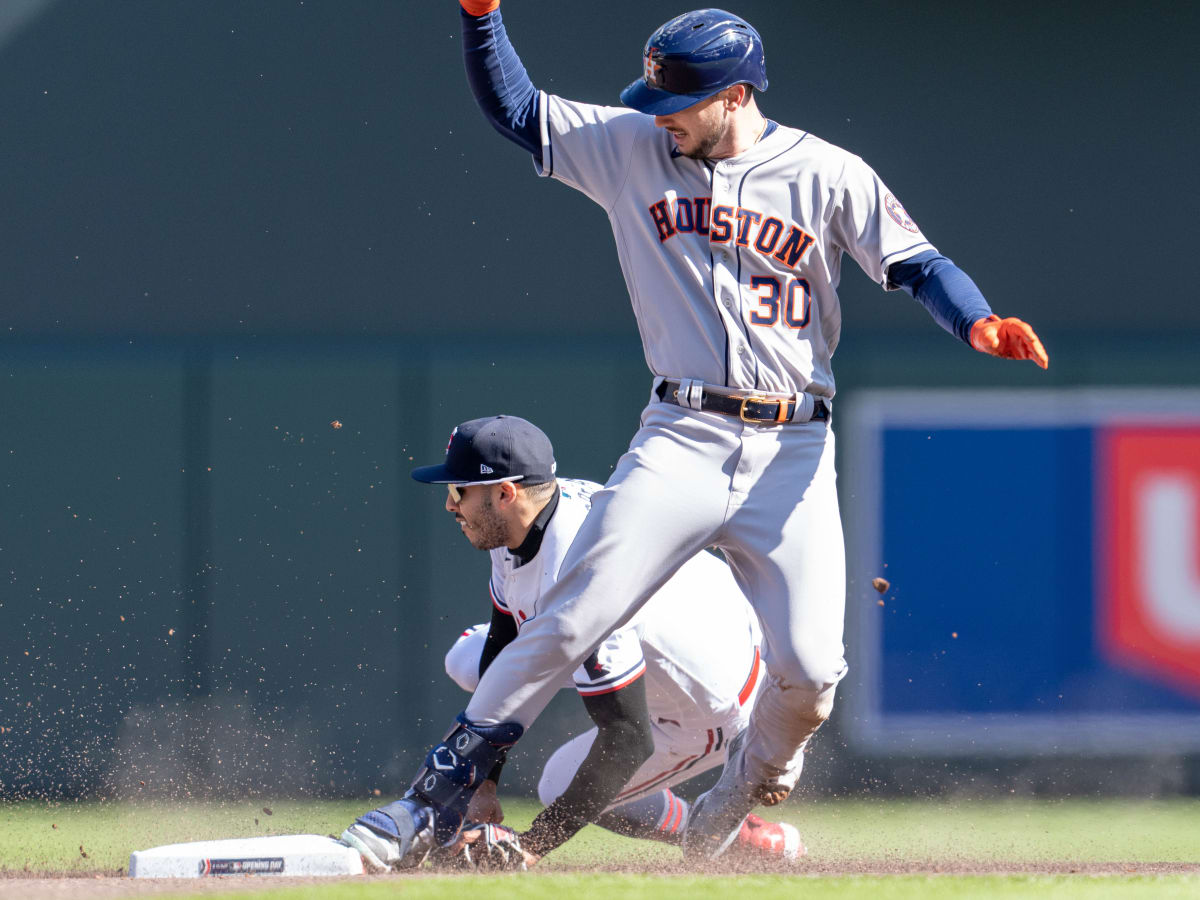 Fans egg on Kyle Tucker as Astros right fielder gives umpire an