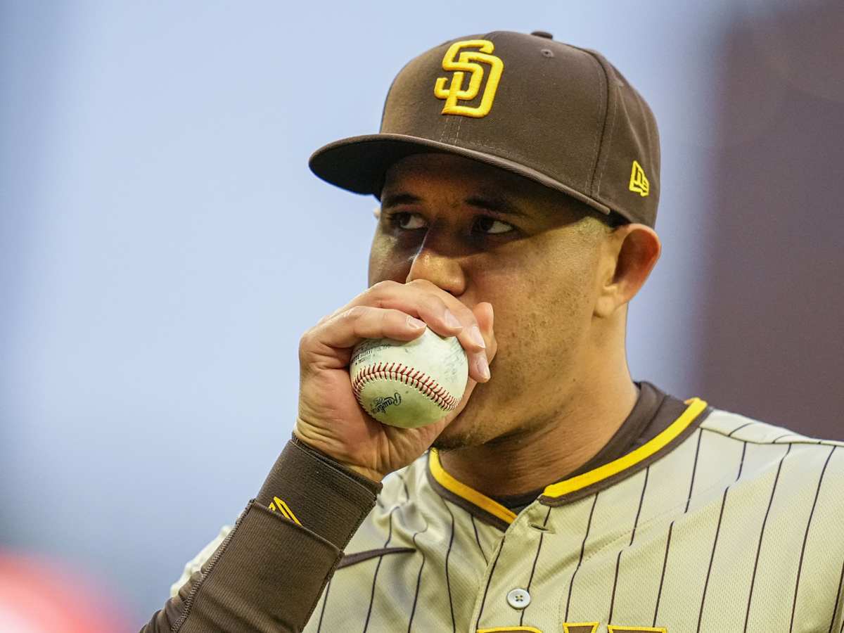 WATCH: Padres' Manny Machado ejected for arguing called third