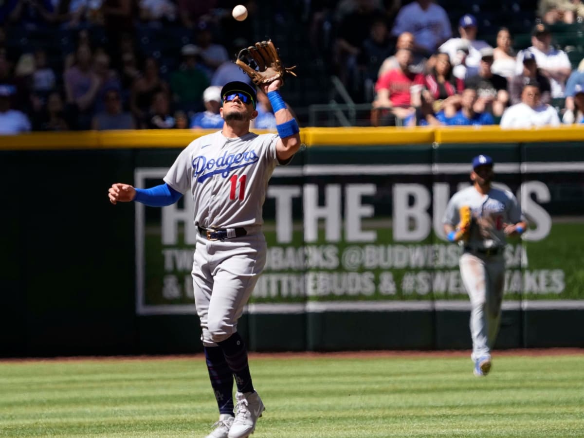 Dodgers giving Miguel Rojas his days off despite hot streak