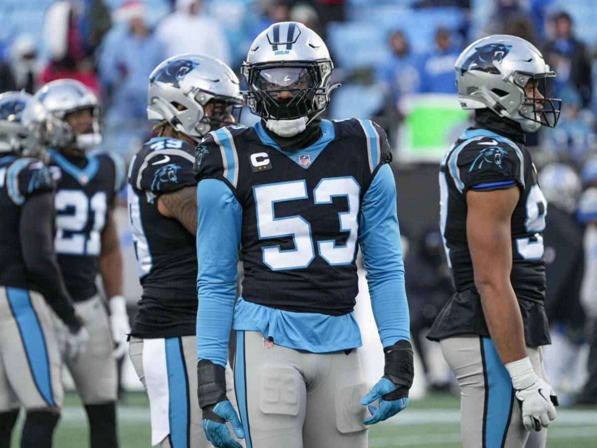Panthers pass rusher Brian Burns changes jersey number to No. 0