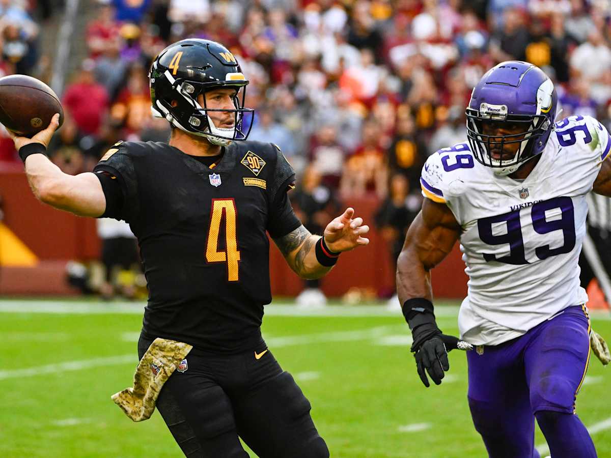 Minnesota Vikings linebacker Danielle Hunter (99) in action during