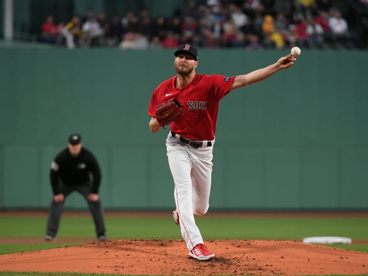 Red Sox collect 17 hits in rout of Twins