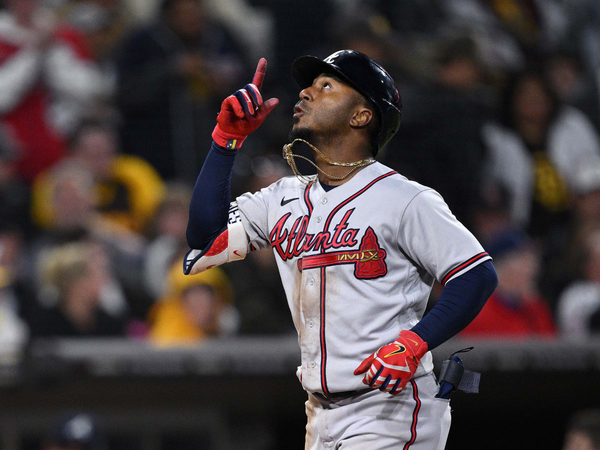 Ozzie Albies leaves game with cramping in his left hamstring - Battery Power