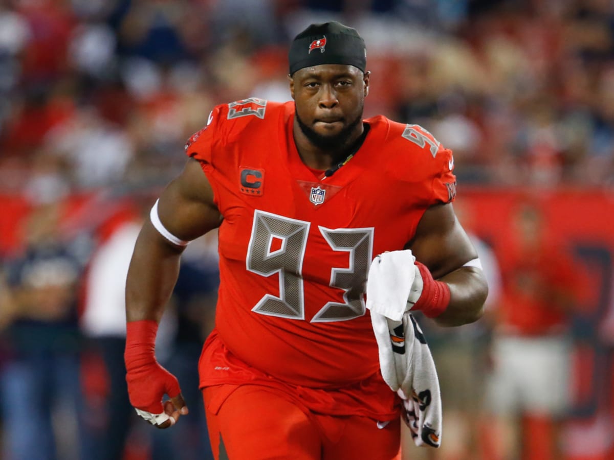 Bucs' McCoy gets pointers from Sapp