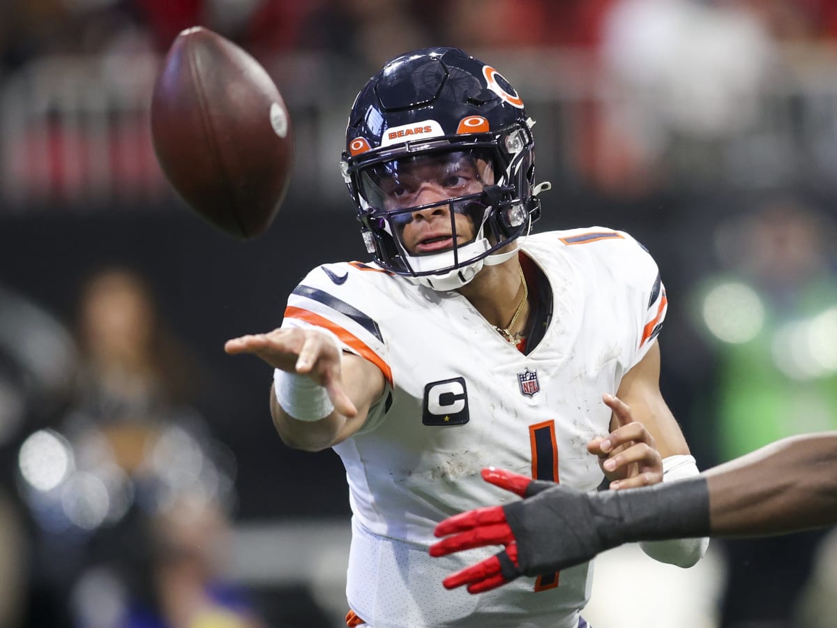 Chicago Bears Rule Roquan Smith, Darnell Mooney Out - Sports Illustrated Chicago  Bears News, Analysis and More