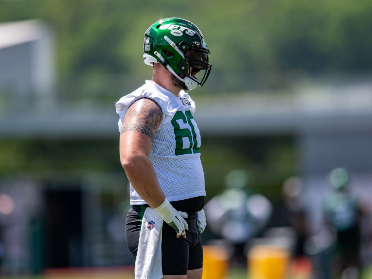 Jets address key need, re-sign center Connor McGovern