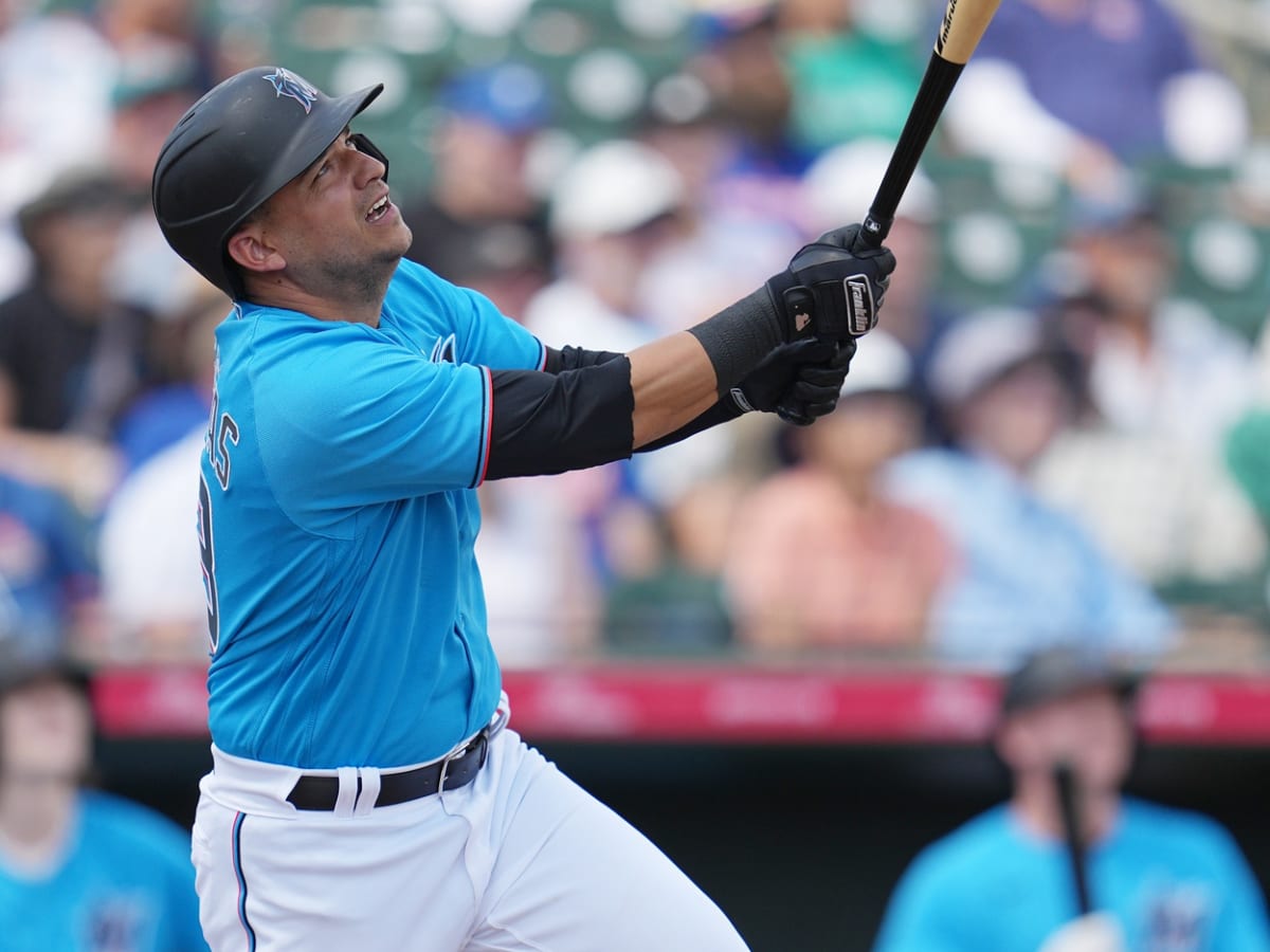 SS Jose Iglesias signs minor league contract with Reds