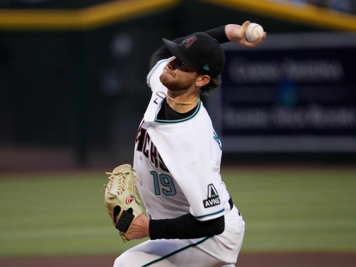 Arizona Diamondbacks on X: Dressed for success.