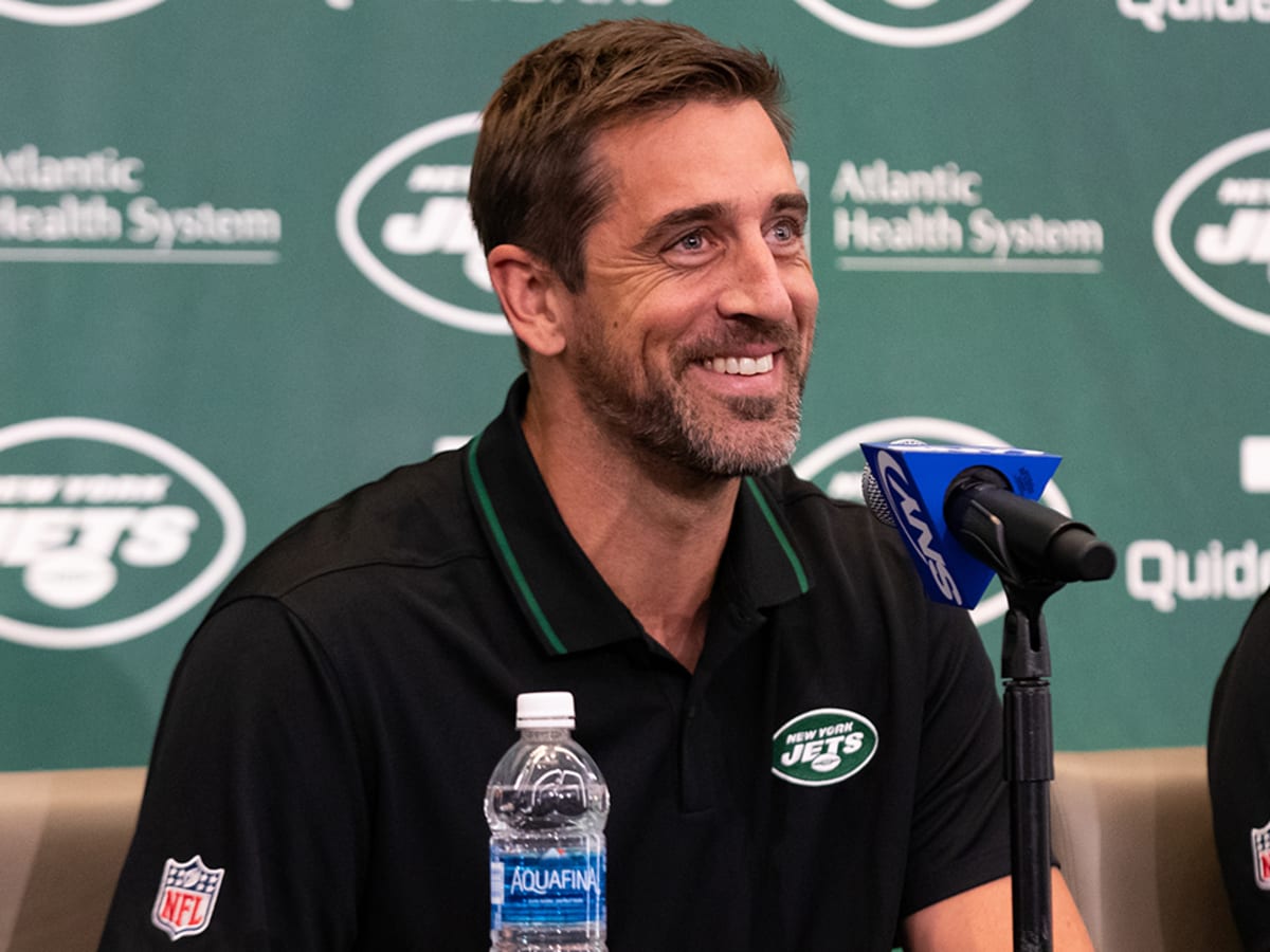 Aaron Rodgers—World's 14th Highest Paid Athlete—Finalizes Deal With New  York Jets