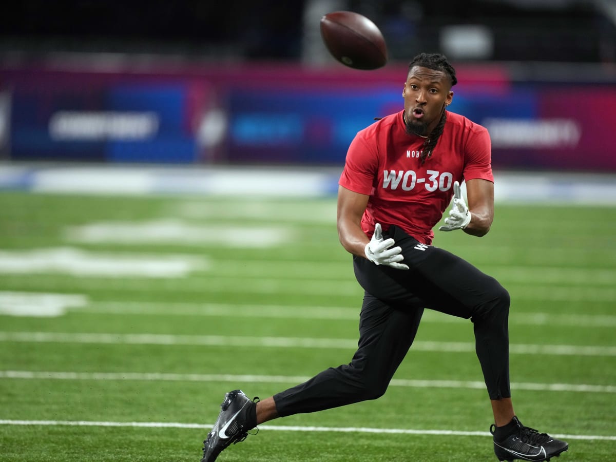 Chargers News: Fans Predict How Rookie WR Quentin Johnston Will Fare in  2023