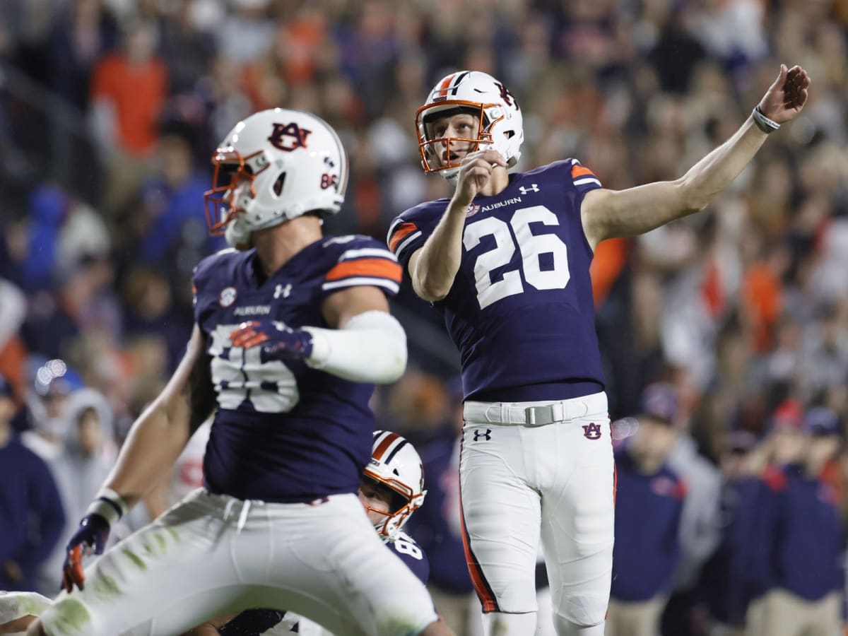 Ex-Viking Daniel Carlson has become one of the NFL's best kickers - Bring  Me The News