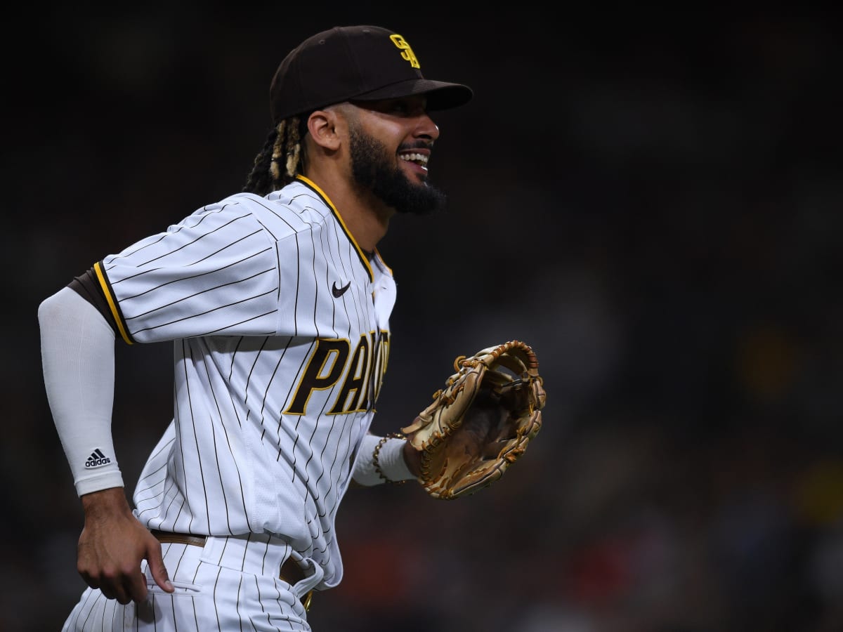 Fernando Tatis Jr., a signature and the moment a fan hopes will