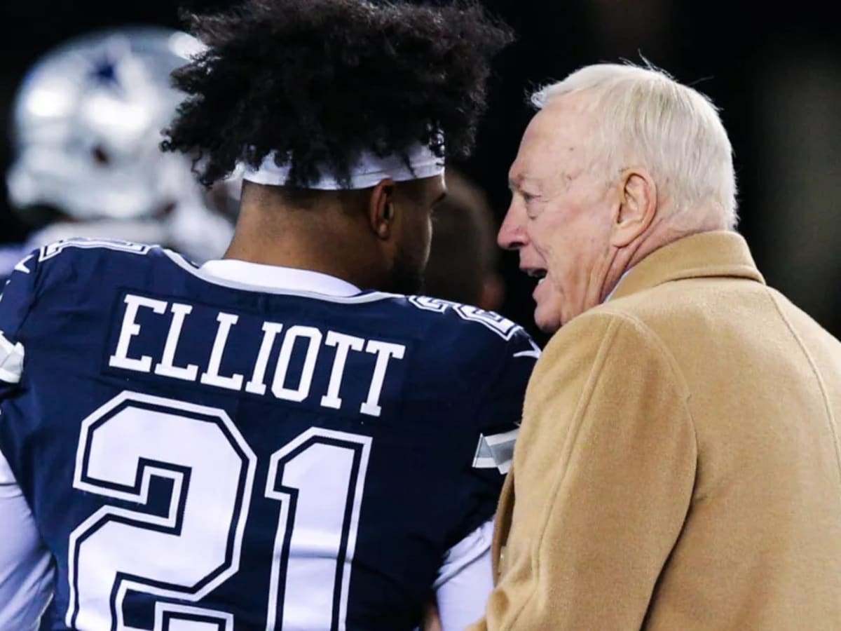 Another Cowboys QB loves idea of re-signing Elliott: 'He's the glue'