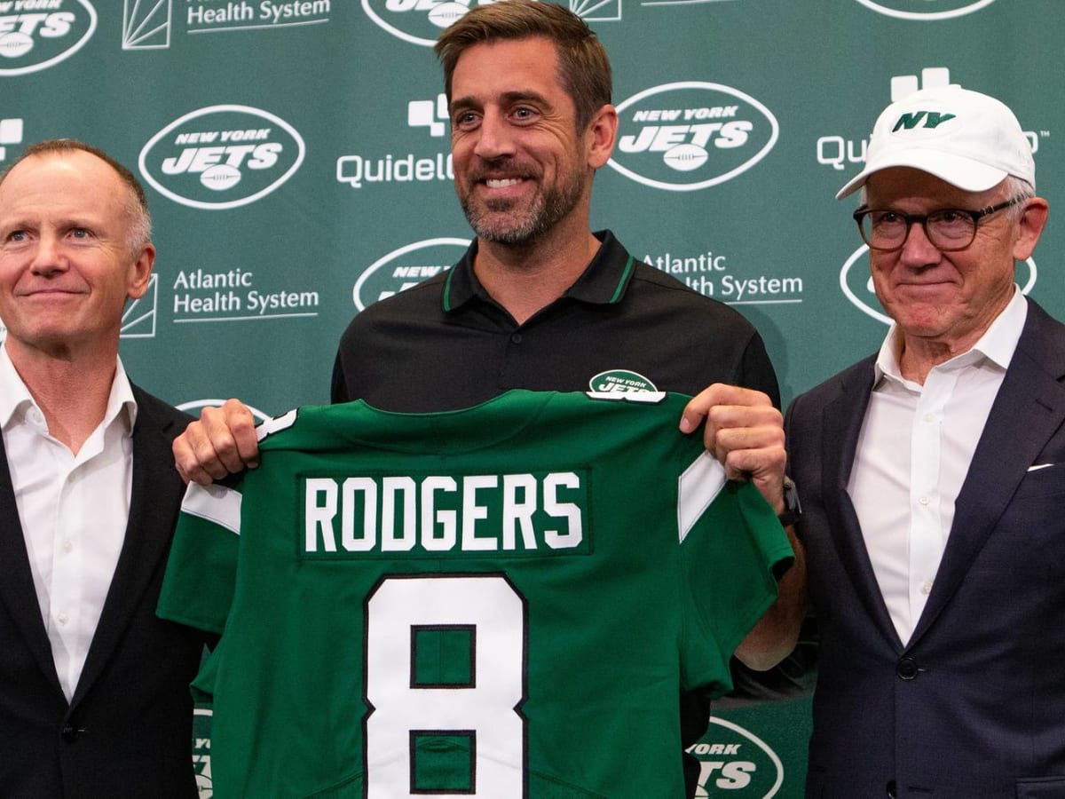 Aaron Rodgers Pushes Jets' Season Tickets Sales Up 400% –