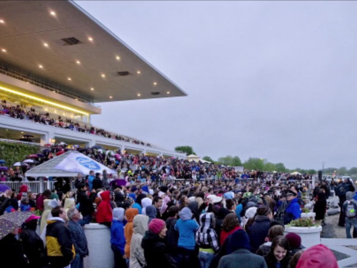 Chicago Bears To Begin Tearing Down Grandstand of Former Horseracing Track