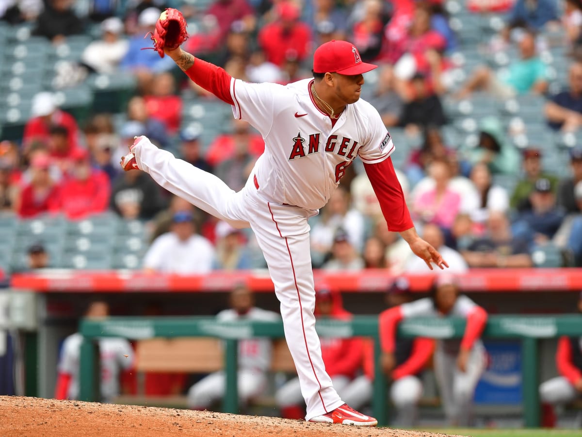 Los Angeles Angels fans depressed as closer Jose Quijada will undergo Tommy  John surgery: Eating glass would hurt less