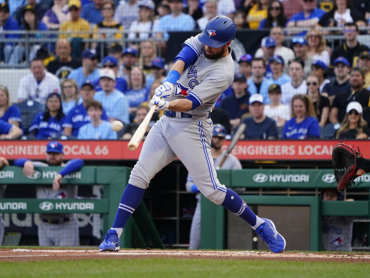 Blue Jays' Belt cracks his fourth home run in four games to cut