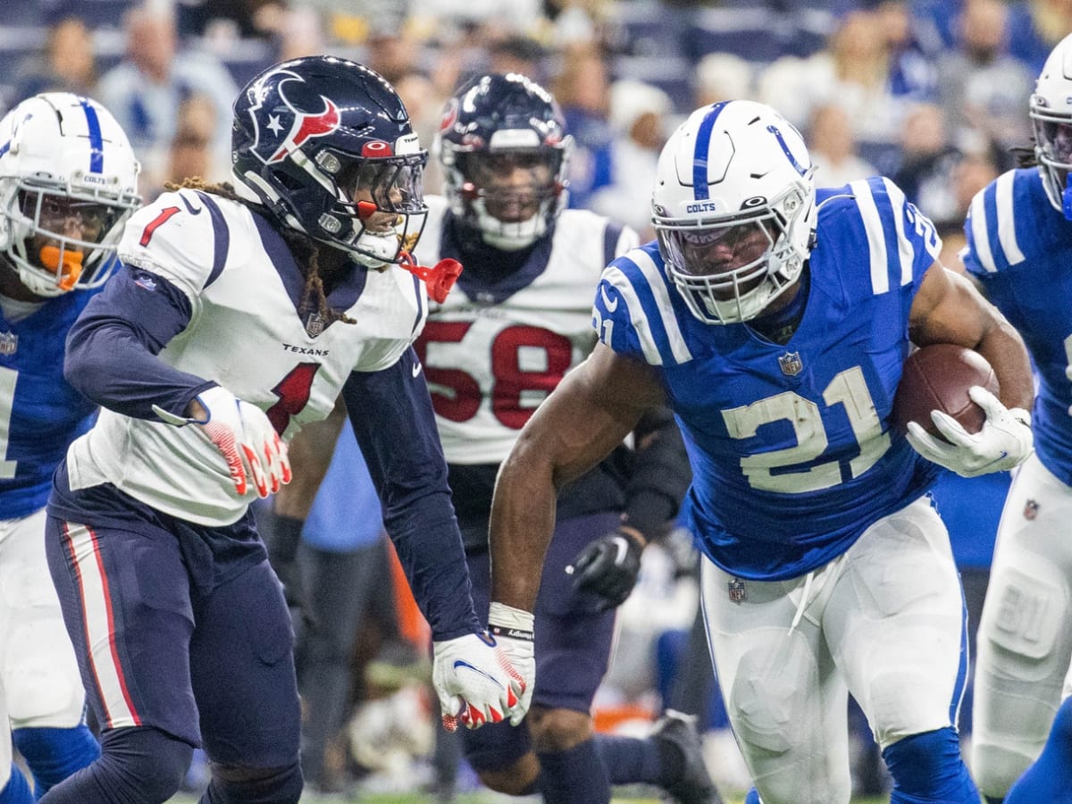 Report: Colts RB Zack Moss Suffers Broken Arm During Camp